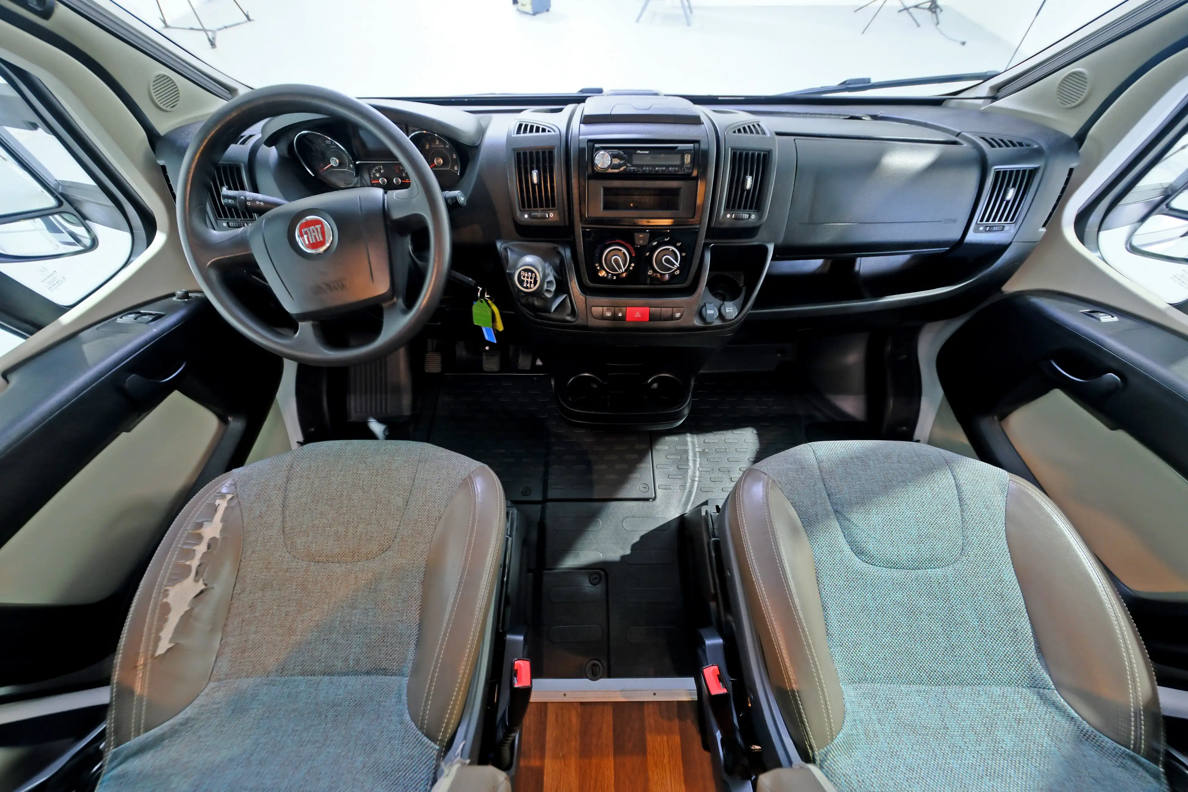 KNAUS Sky Traveller 650 DKG - Ansicht 6